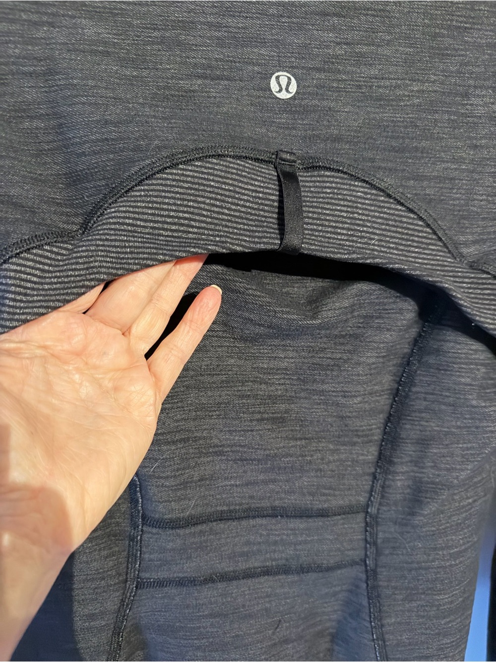 Lululemon Define Jacket-Charcoal Full-Zip Sculpt Jacket, pockets, thumb holes - Picture 2 of 5